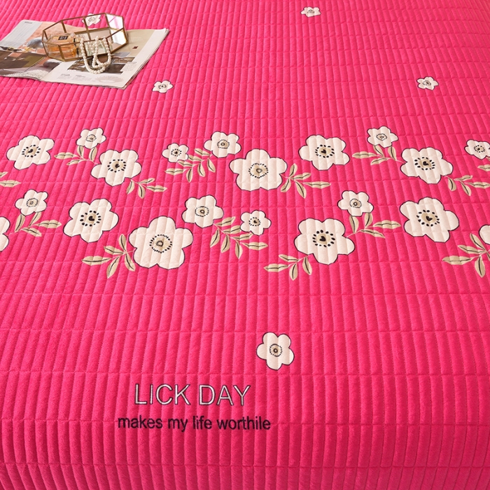 91家纺网 家纺一手货源 找家纺 雨洋家纺 2025新款炕垫水晶绒床盖大炕盖 浪花朵朵-玫红