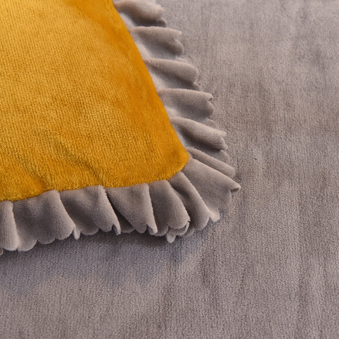 91家纺网 家纺一手货源 找家纺 兴美佳家纺 新款牛奶绒花边毛巾绣四件套-你的微笑 姜黄