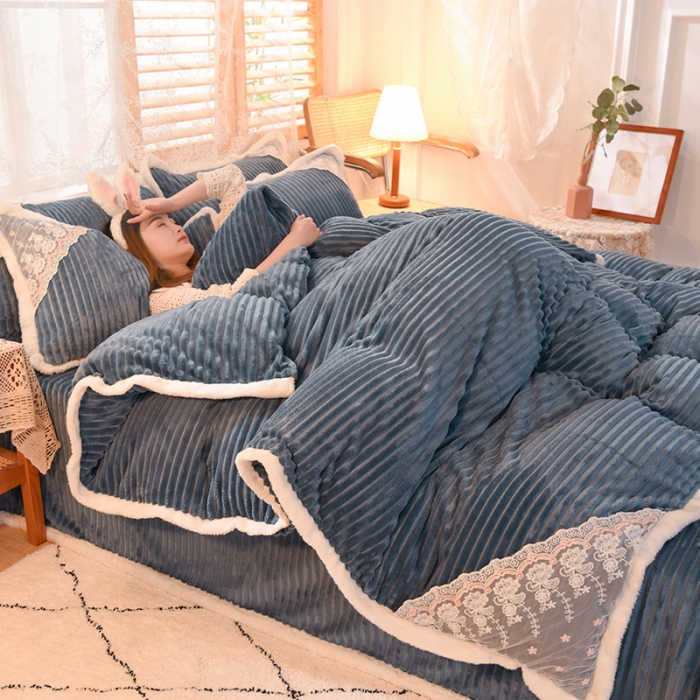 91家纺网 家纺一手货源 找家纺 欧冠 2020双面魔法绒兔兔绒蕾丝花边四件套 午夜蓝