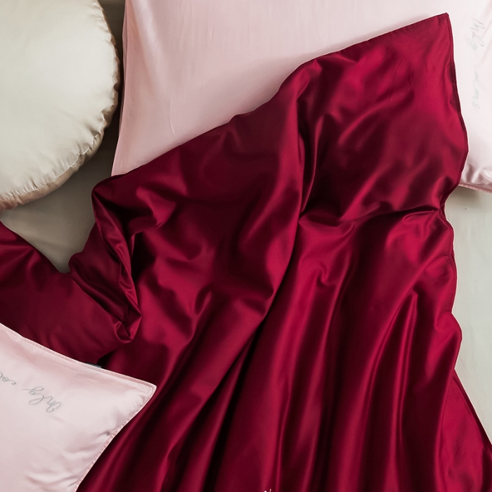 91家纺网 家纺一手货源 找家纺 狠狠爱 2020新款60S长绒棉刺绣撞色四件套 粉红卡宾