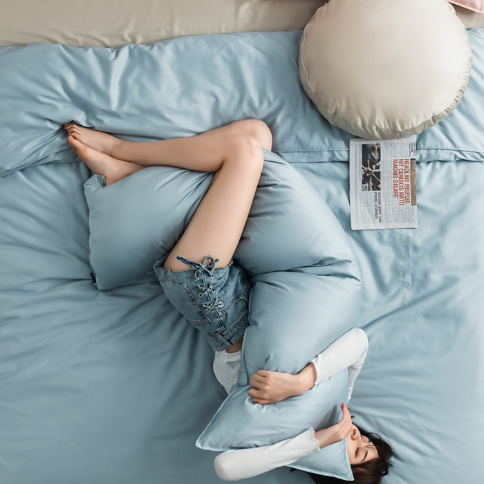 91家纺网 家纺一手货源 找家纺 狠狠爱 2020新款60S长绒棉刺绣撞色四件套 粉蓝浅灰