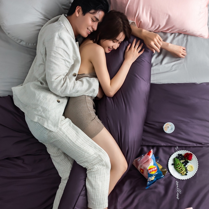 91家纺网 家纺一手货源 找家纺 狠狠爱 2020新款60S长绒棉刺绣撞色四件套 粉紫浅灰