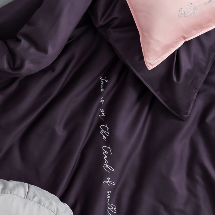 91家纺网 家纺一手货源 找家纺 狠狠爱 2020新款60S长绒棉刺绣撞色四件套 粉紫浅灰