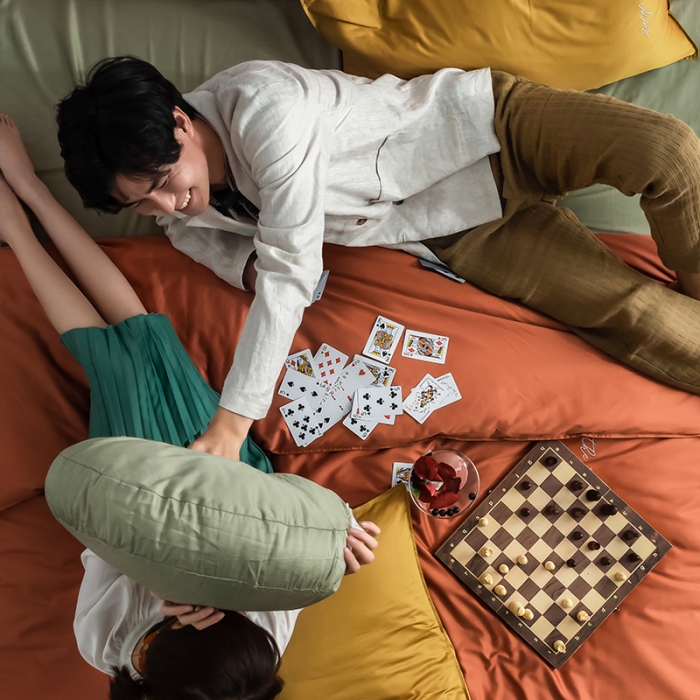 91家纺网 家纺一手货源 找家纺 狠狠爱 2020新款60S长绒棉刺绣撞色四件套 黄橘浅绿