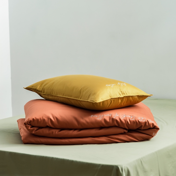 91家纺网 家纺一手货源 找家纺 狠狠爱 2020新款60S长绒棉刺绣撞色四件套 黄橘浅绿