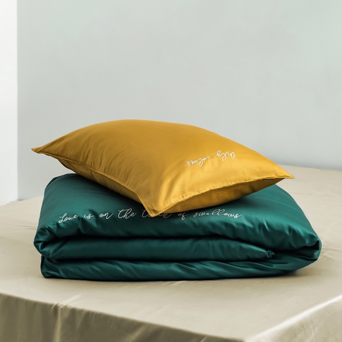 91家纺网 家纺一手货源 找家纺 狠狠爱 2020新款60S长绒棉刺绣撞色四件套 黄墨绿卡宾