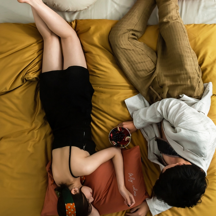 91家纺网 家纺一手货源 找家纺 狠狠爱 2020新款60S长绒棉刺绣撞色四件套 橘黄卡宾