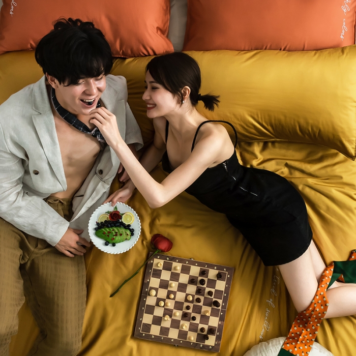 91家纺网 家纺一手货源 找家纺 狠狠爱 2020新款60S长绒棉刺绣撞色四件套 橘黄卡宾