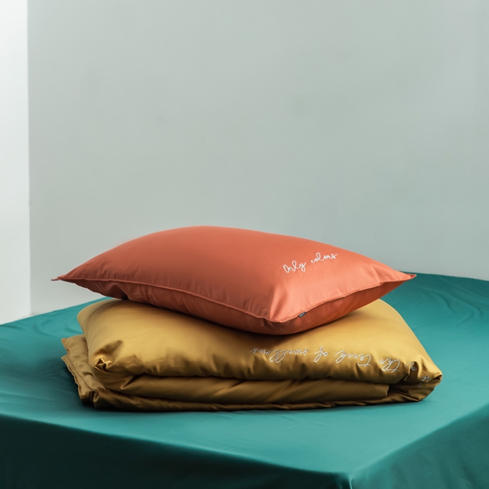 91家纺网 家纺一手货源 找家纺 狠狠爱 2020新款60S长绒棉刺绣撞色四件套 橘黄墨绿