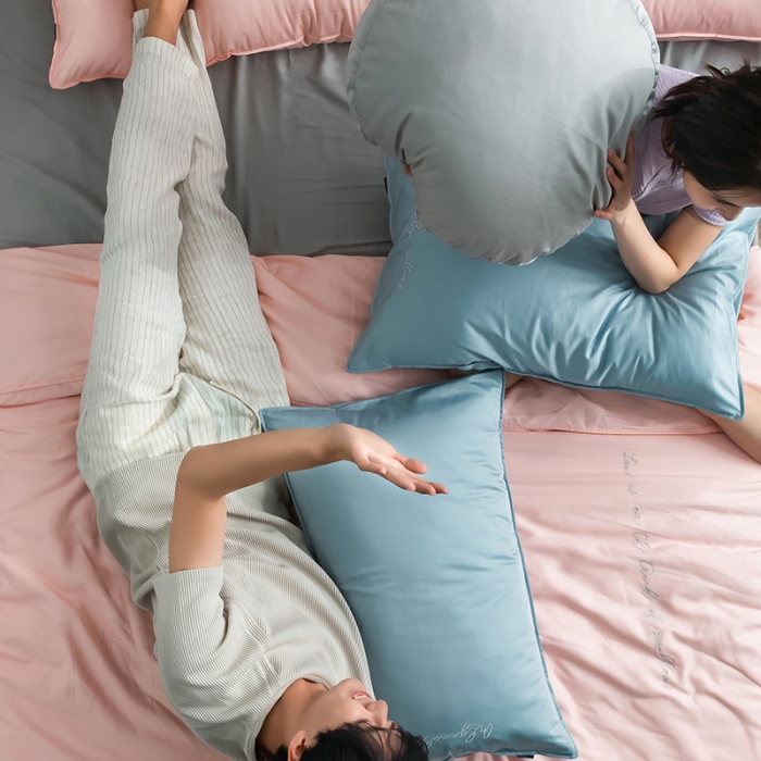 91家纺网 家纺一手货源 找家纺 狠狠爱 2020新款60S长绒棉刺绣撞色四件套 蓝粉浅灰