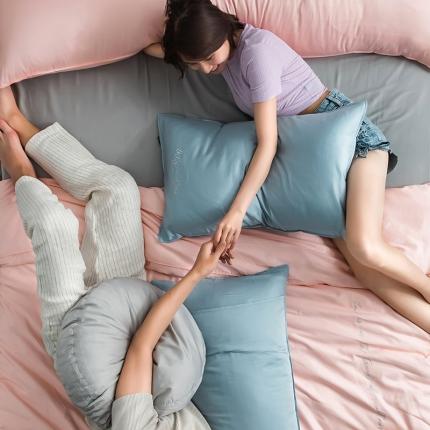 狠狠爱 2020新款60S长绒棉刺绣撞色四件套 蓝粉浅灰