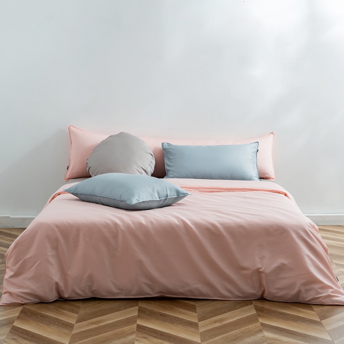 91家纺网 家纺一手货源 找家纺 狠狠爱 2020新款60S长绒棉刺绣撞色四件套 蓝粉浅灰