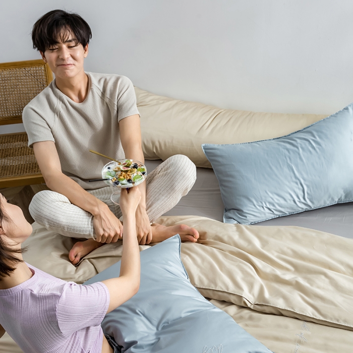 91家纺网 家纺一手货源 找家纺 狠狠爱 2020新款60S长绒棉刺绣撞色四件套 蓝卡宾浅灰