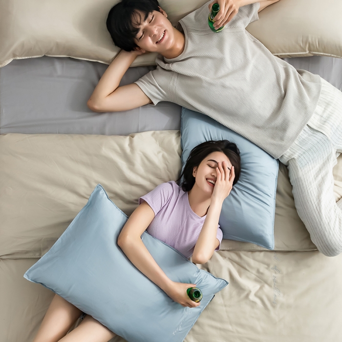 91家纺网 家纺一手货源 找家纺 狠狠爱 2020新款60S长绒棉刺绣撞色四件套 蓝卡宾浅灰