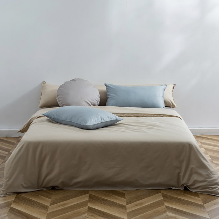 91家纺网 家纺一手货源 找家纺 狠狠爱 2020新款60S长绒棉刺绣撞色四件套 蓝卡宾浅灰