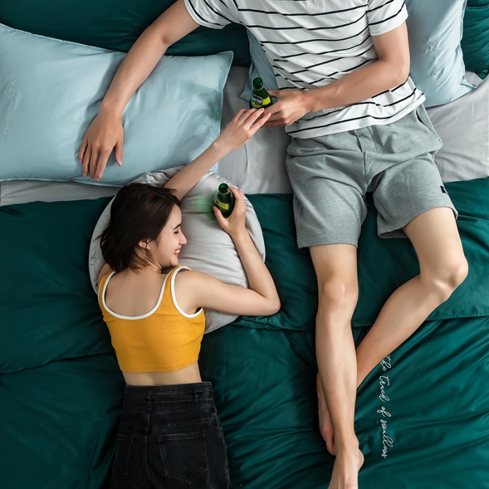 91家纺网 家纺一手货源 找家纺 狠狠爱 2020新款60S长绒棉刺绣撞色四件套 蓝墨绿浅灰