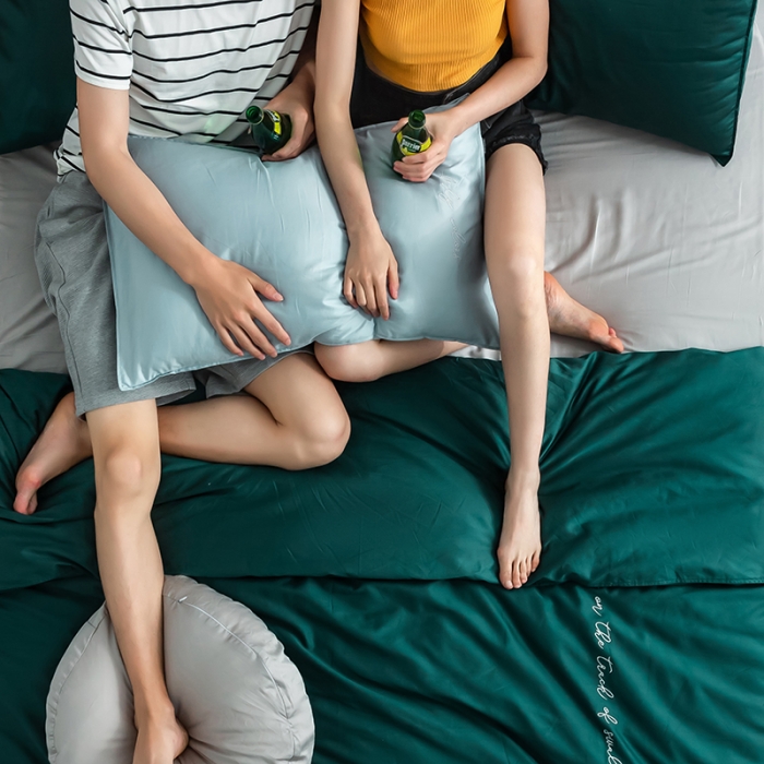 91家纺网 家纺一手货源 找家纺 狠狠爱 2020新款60S长绒棉刺绣撞色四件套 蓝墨绿浅灰