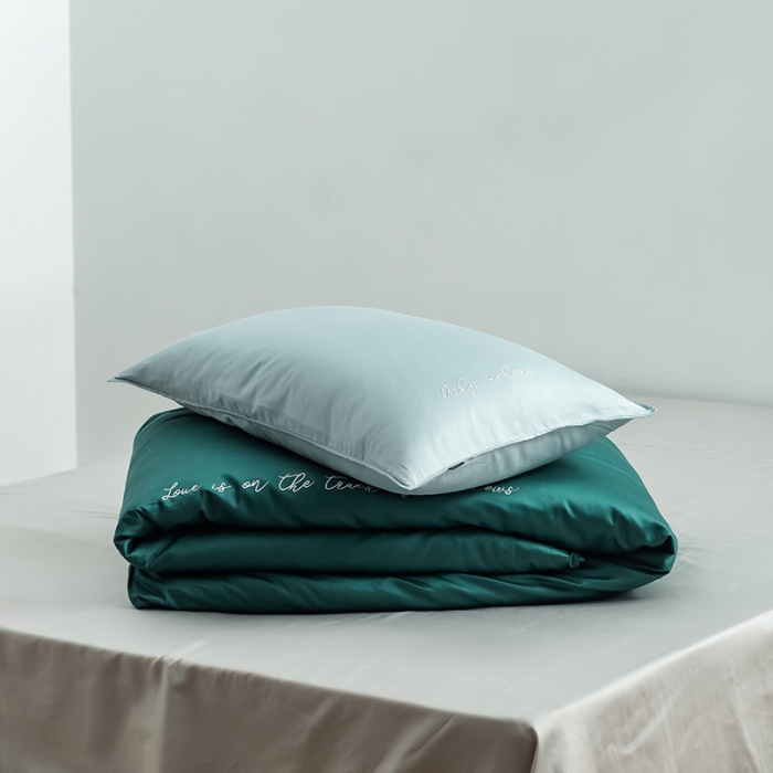 91家纺网 家纺一手货源 找家纺 狠狠爱 2020新款60S长绒棉刺绣撞色四件套 蓝墨绿浅灰