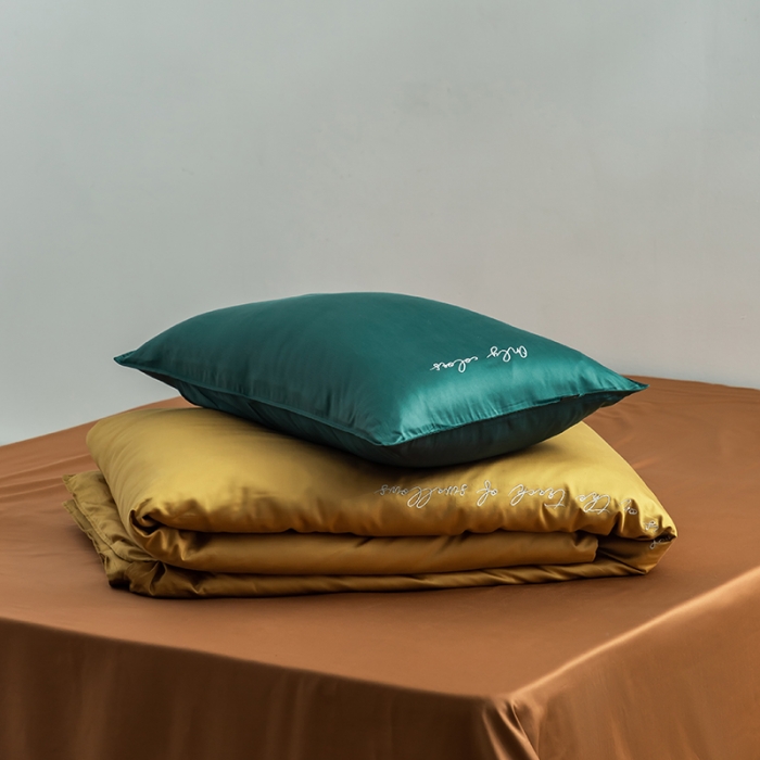 91家纺网 家纺一手货源 找家纺 狠狠爱 2020新款60S长绒棉刺绣撞色四件套 墨绿黄咖