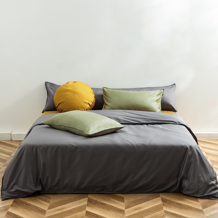 91家纺网 家纺一手货源 找家纺 狠狠爱 2020新款60S长绒棉刺绣撞色四件套 浅绿深灰黄