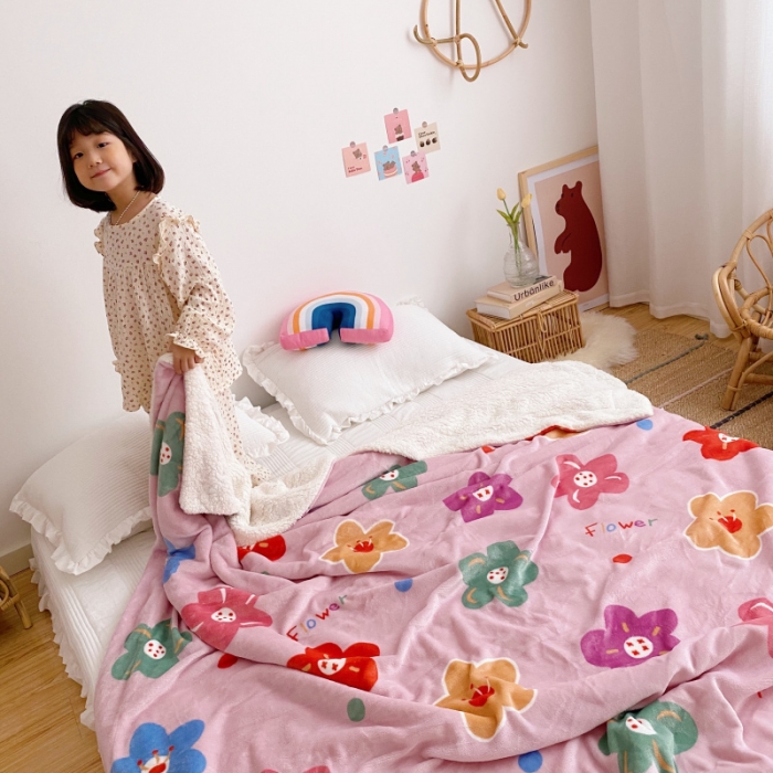 91家纺网 家纺一手货源 找家纺 川悦生活2020新款羊羔绒毯子卡通亲肤牛奶绒毛毯 花儿点点