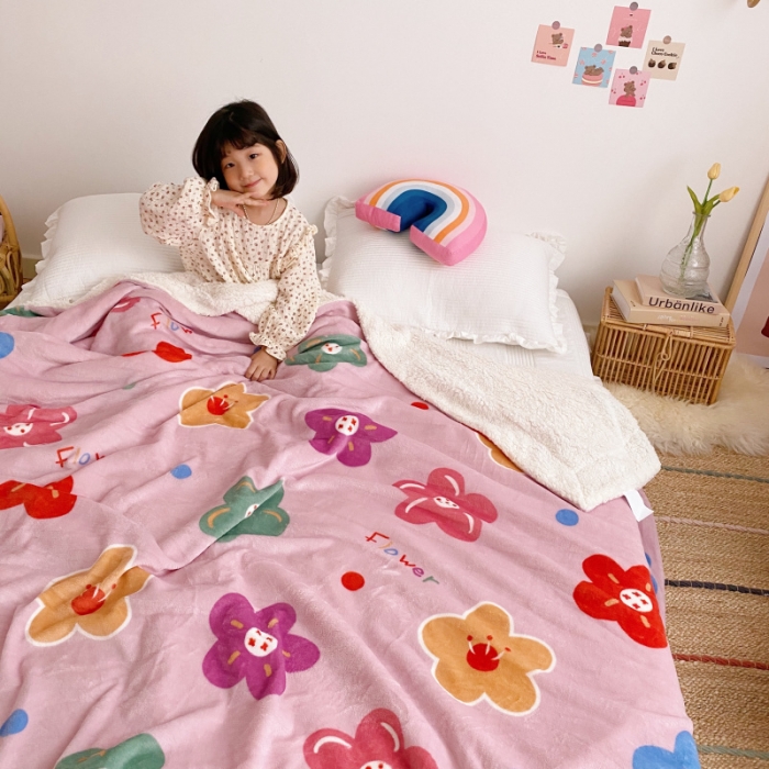 91家纺网 家纺一手货源 找家纺 川悦生活2020新款羊羔绒毯子卡通亲肤牛奶绒毛毯 花儿点点