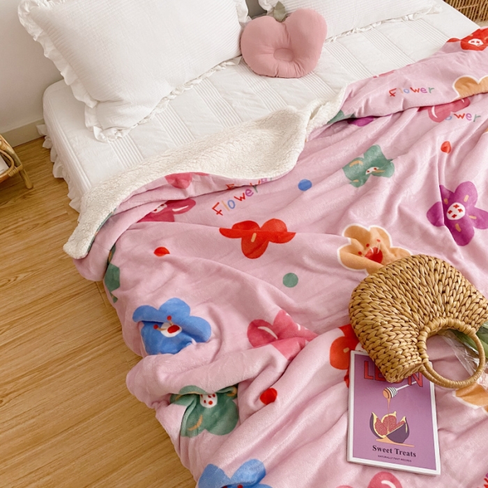 91家纺网 家纺一手货源 找家纺 川悦生活2020新款羊羔绒毯子卡通亲肤牛奶绒毛毯 花儿点点