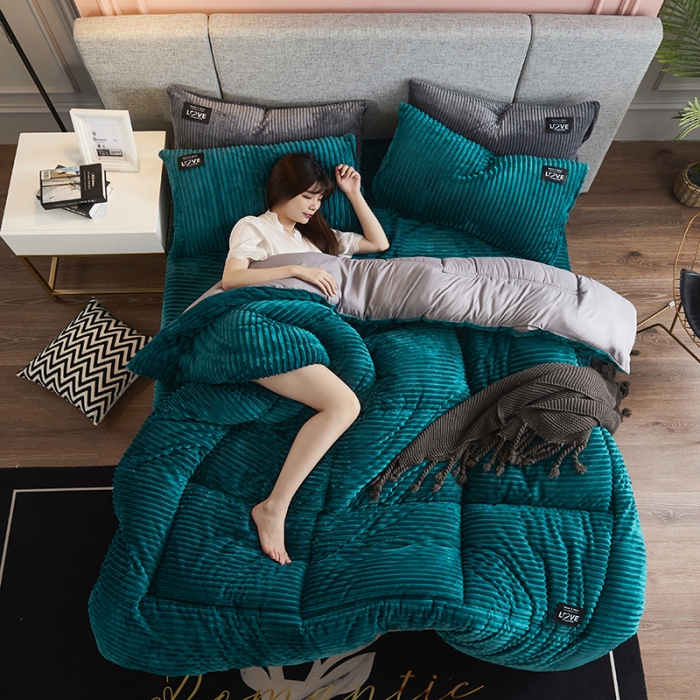 91家纺网 家纺一手货源 找家纺 被多多 2022新款魔法绒冬被四件套 翡翠绿