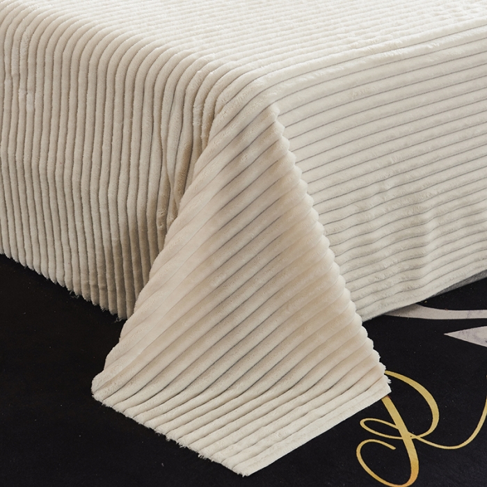 91家纺网 家纺一手货源 找家纺 被多多 2022新款魔法绒冬被四件套 牛奶白