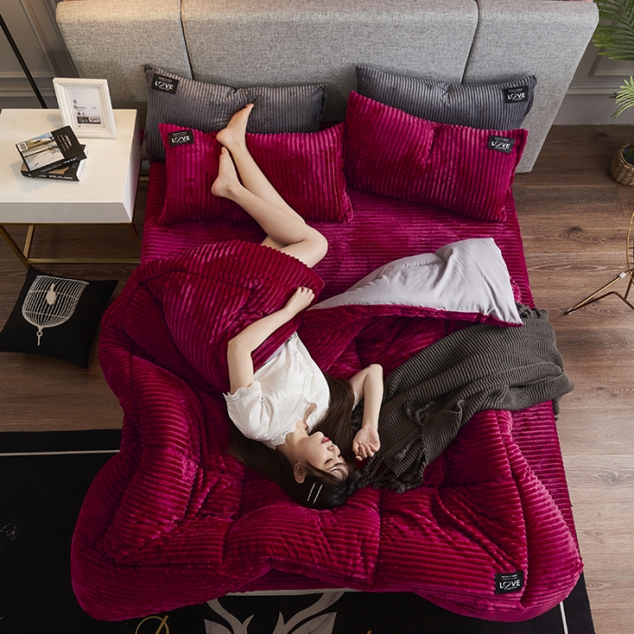 91家纺网 家纺一手货源 找家纺 被多多 2022新款魔法绒冬被四件套 囍气红