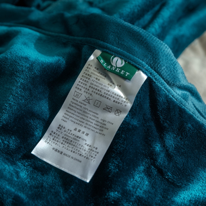 91家纺网 家纺一手货源 找家纺 来菲 25新款400克毛毯纯色加厚法兰绒盖毯多功能珊瑚绒毯子明成釉彩绿