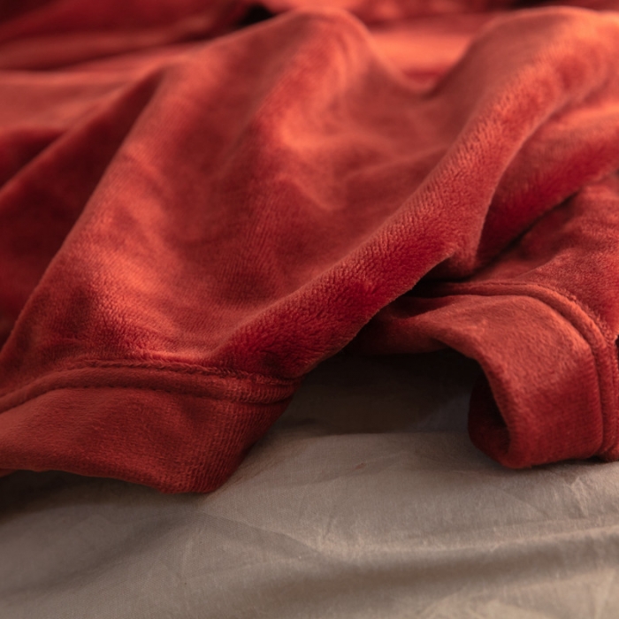 91家纺网 家纺一手货源 找家纺 来菲 25新款400克毛毯纯色加厚法兰绒盖毯多功能珊瑚绒毯子太妃陶土棕