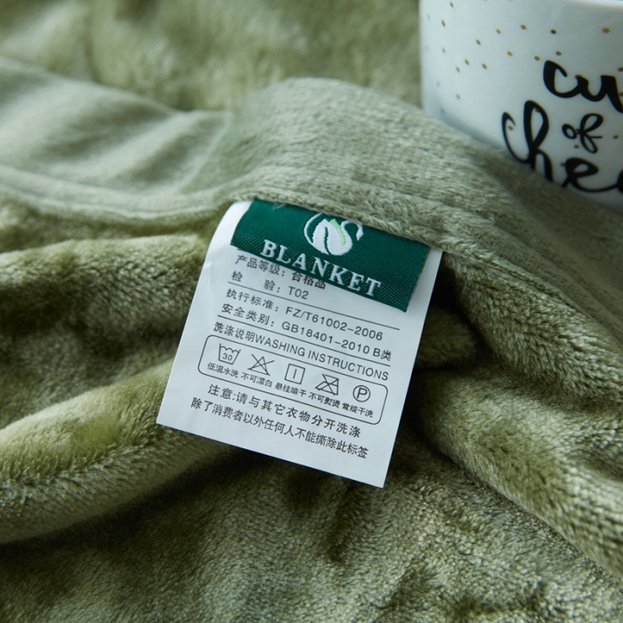 91家纺网 家纺一手货源 找家纺 来菲 25新款400克毛毯纯色加厚法兰绒盖毯多功能珊瑚绒毯子羽衣甘蓝绿