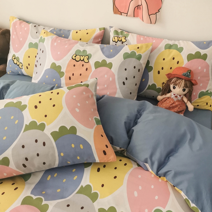 91家纺网 家纺一手货源 找家纺 HL原创 2020新款13372全棉小清新四件套实拍图 大草莓