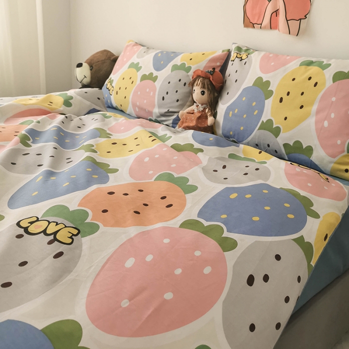 91家纺网 家纺一手货源 找家纺 HL原创 2020新款13372全棉小清新四件套实拍图 大草莓