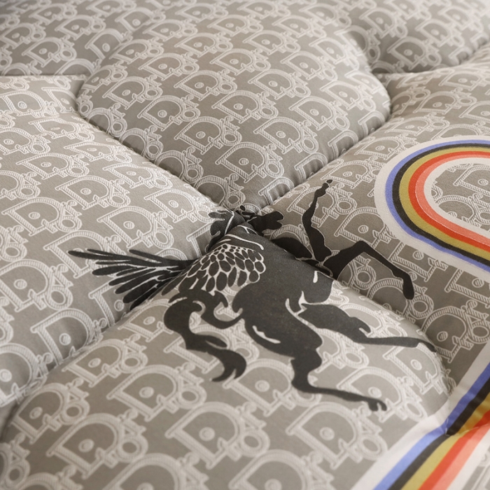 91家纺网 家纺一手货源 找家纺 畅销被业 2020新款德芙棉羽丝绒冬被 罗马假日-灰