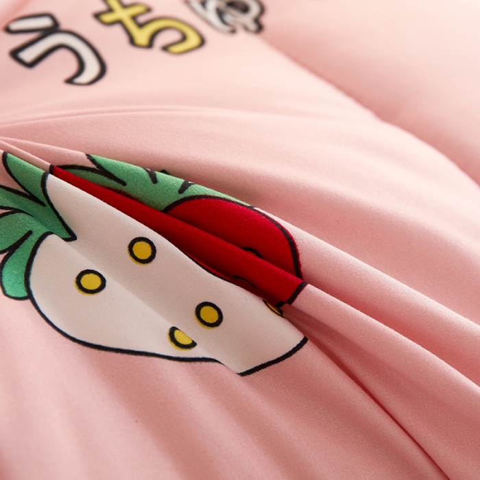 91家纺网 家纺一手货源 找家纺 畅销被业 2020新款海藻棉冬被 可爱草莓