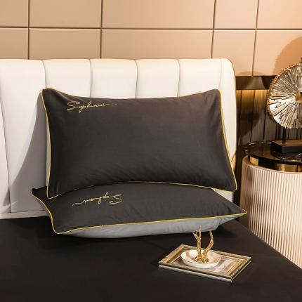 91家纺网 家纺一手货源 找家纺 拼社 40s贡缎长绒棉字母款单枕套一对 深灰浅灰