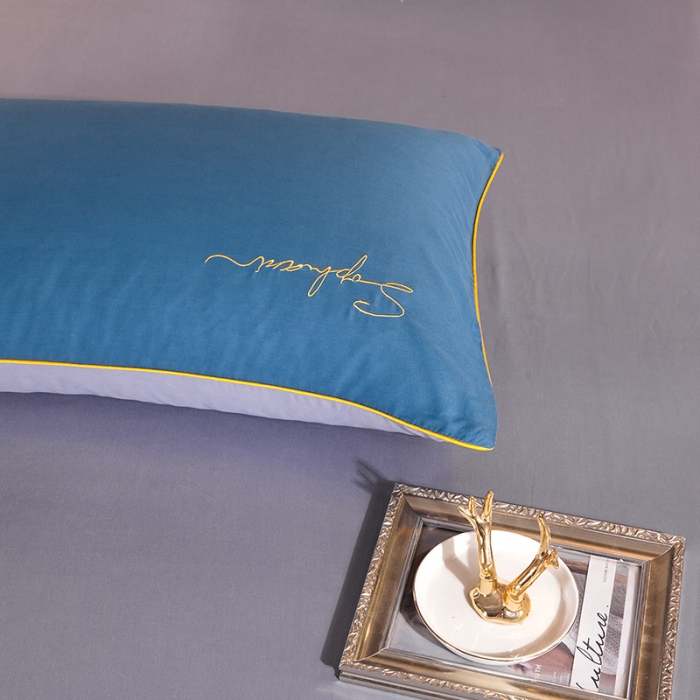 91家纺网 家纺一手货源 找家纺 拼社 40s贡缎长绒棉字母款单枕套一对宝兰配浅灰