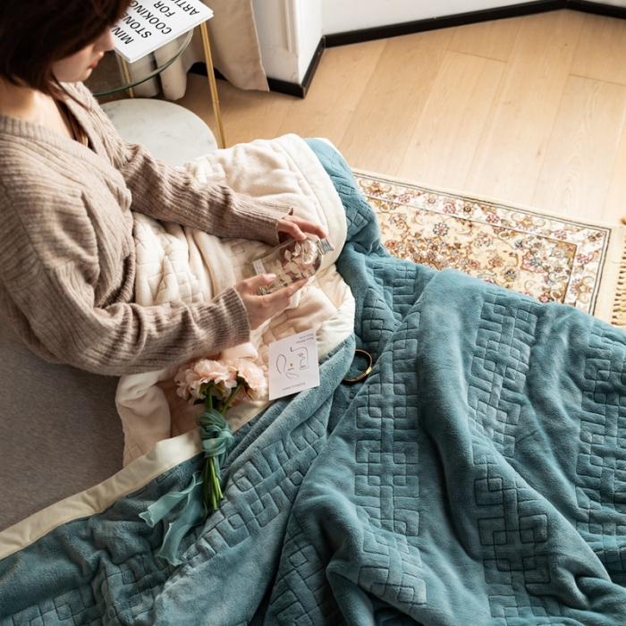 91家纺网 家纺一手货源 找家纺 法芙娜  秋冬加厚吸湿毯 牛奶绒夹棉毛毯 松石蓝