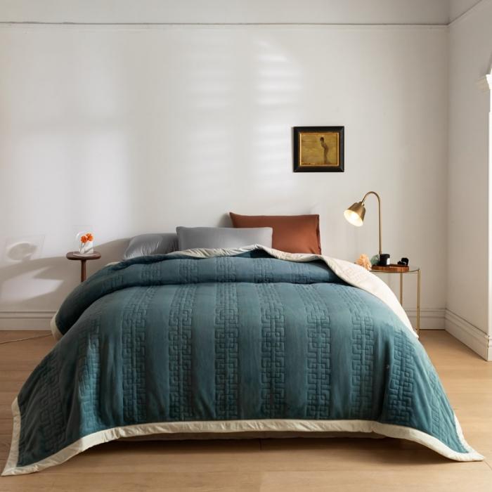 91家纺网 家纺一手货源 找家纺 法芙娜  秋冬加厚吸湿毯 牛奶绒夹棉毛毯 松石蓝