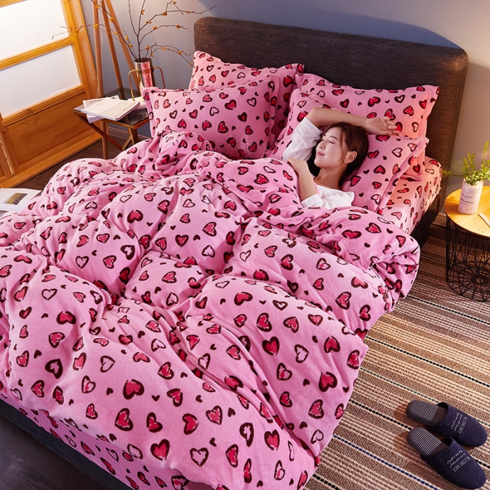 91家纺网 家纺一手货源 找家纺 迷仙巢 2020新款160克法莱绒印花四件套 粉豹