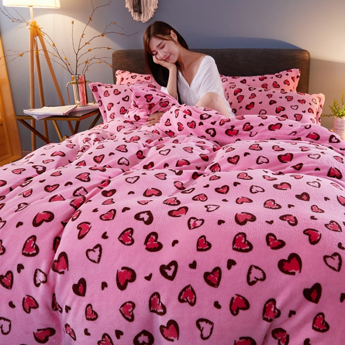 91家纺网 家纺一手货源 找家纺 迷仙巢 2020新款160克法莱绒印花四件套 粉豹