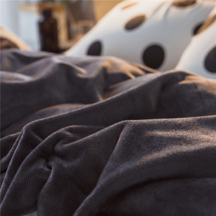 91家纺网 家纺一手货源 找家纺 艾佳 2025新款全棉棉加绒男士风宝宝水晶绒四件套圆点-深灰