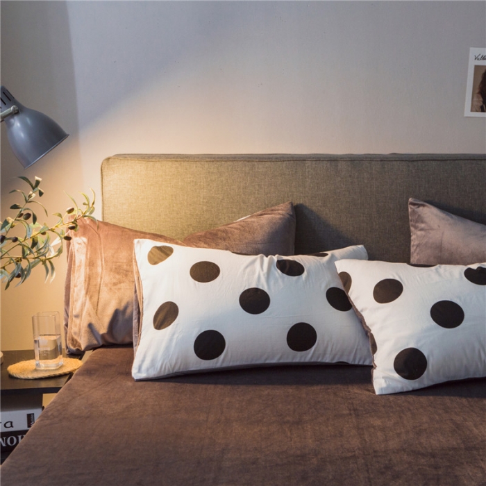 91家纺网 家纺一手货源 找家纺 艾佳 2025新款全棉棉加绒男士风宝宝水晶绒四件套圆点-深灰