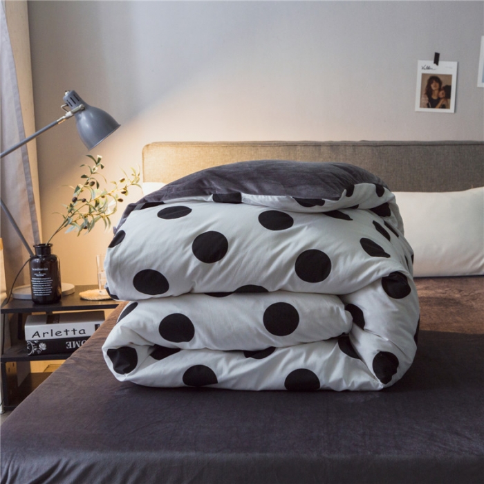 91家纺网 家纺一手货源 找家纺 艾佳 2025新款全棉棉加绒男士风宝宝水晶绒四件套圆点-深灰