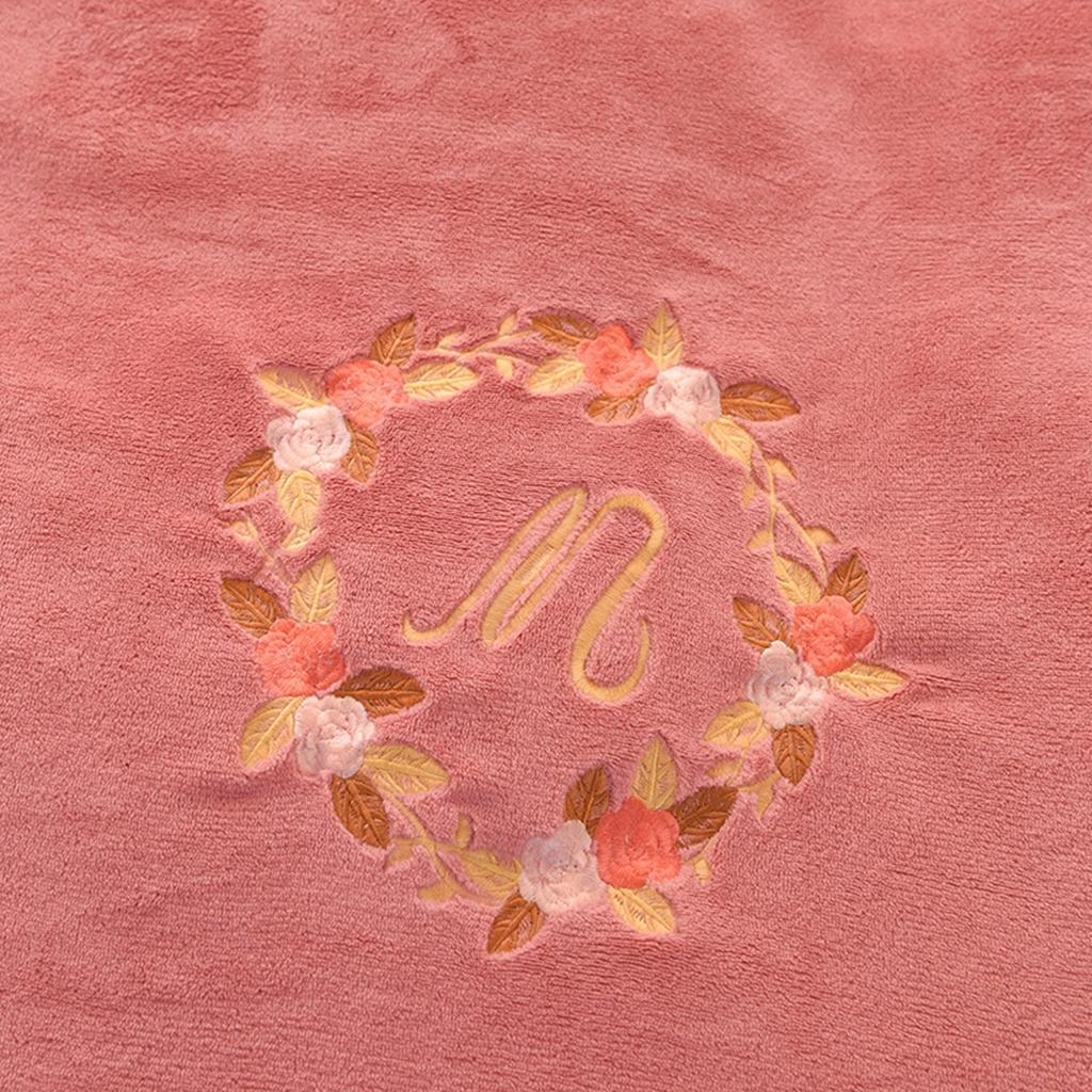 91家纺网 家纺一手货源 找家纺 艾米家居 2020新款牛奶绒四件套花语系列 豆沙