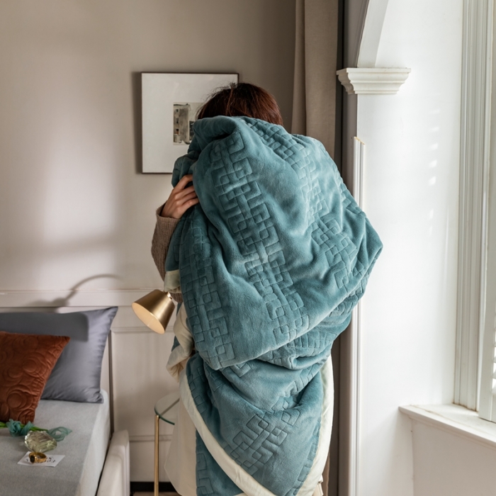 91家纺网 家纺一手货源 找家纺 法芙娜  秋冬加厚吸湿毯 牛奶绒夹棉毛毯 松石蓝