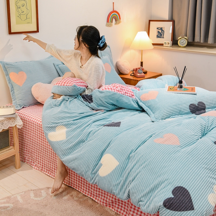 91家纺网 家纺一手货源 找家纺 佰亿莱 2024新款魔法绒四件套 甜蜜爱心