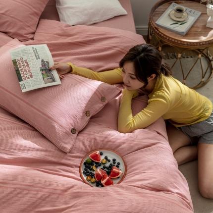 91家纺网 家纺一手货源 找家纺 华超针织 2021新款水洗棉提花纽扣款四件套 提花纽扣款 浅粉